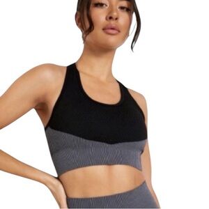 LA WINNER women’s cropped ribbed athletic top M/L